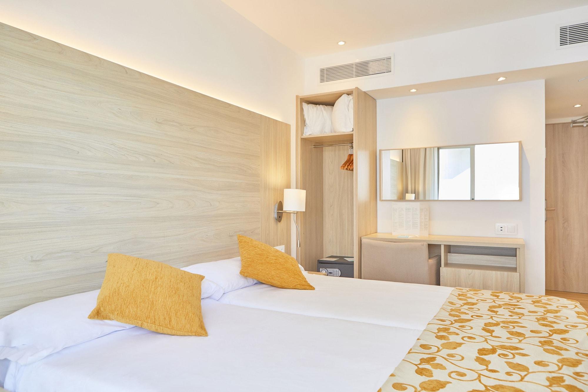 Hotel Ilusion Moreyo - Adults Only Cala Bona  Exterior photo