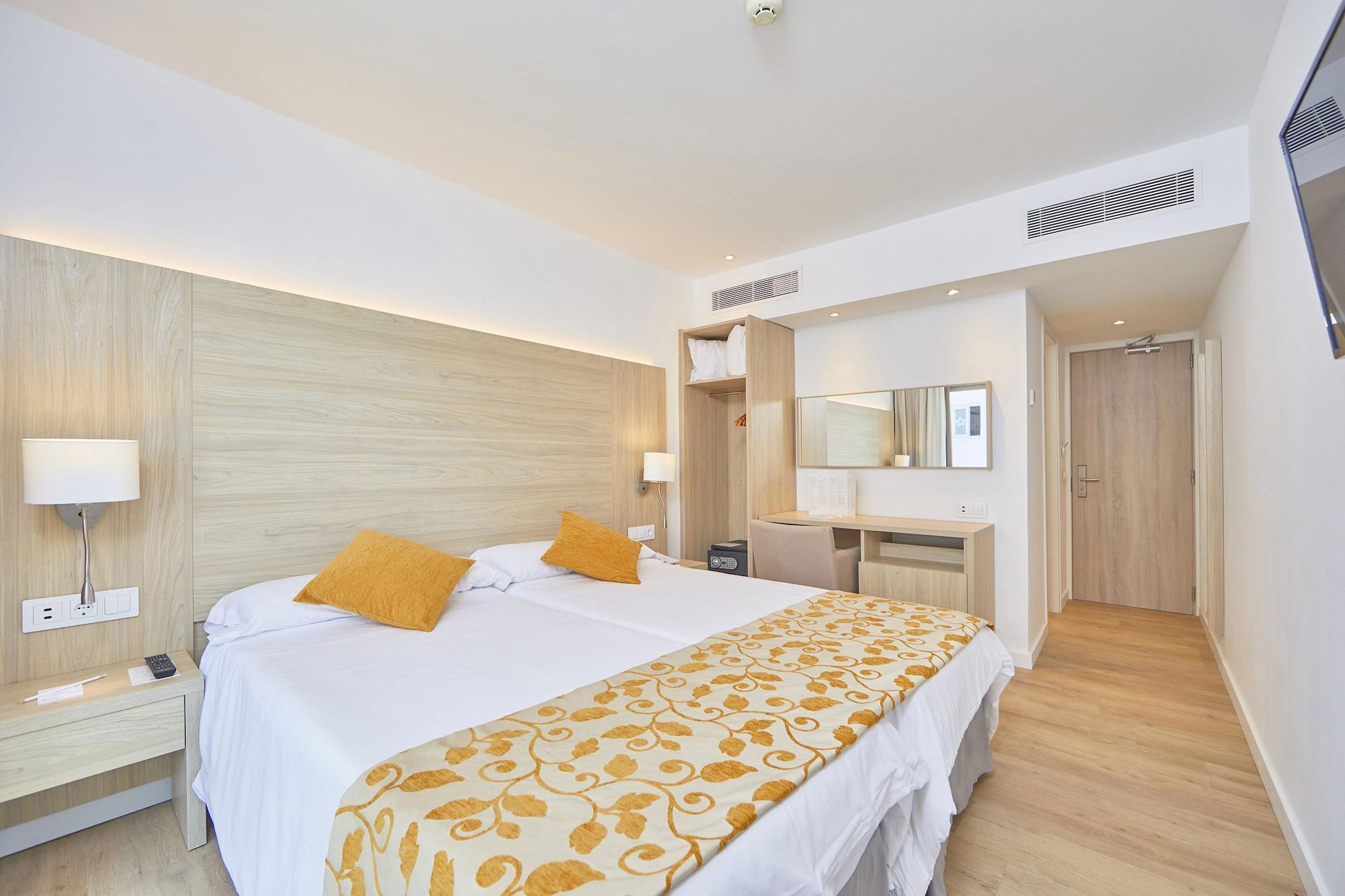Hotel Ilusion Moreyo - Adults Only Cala Bona  Exterior photo