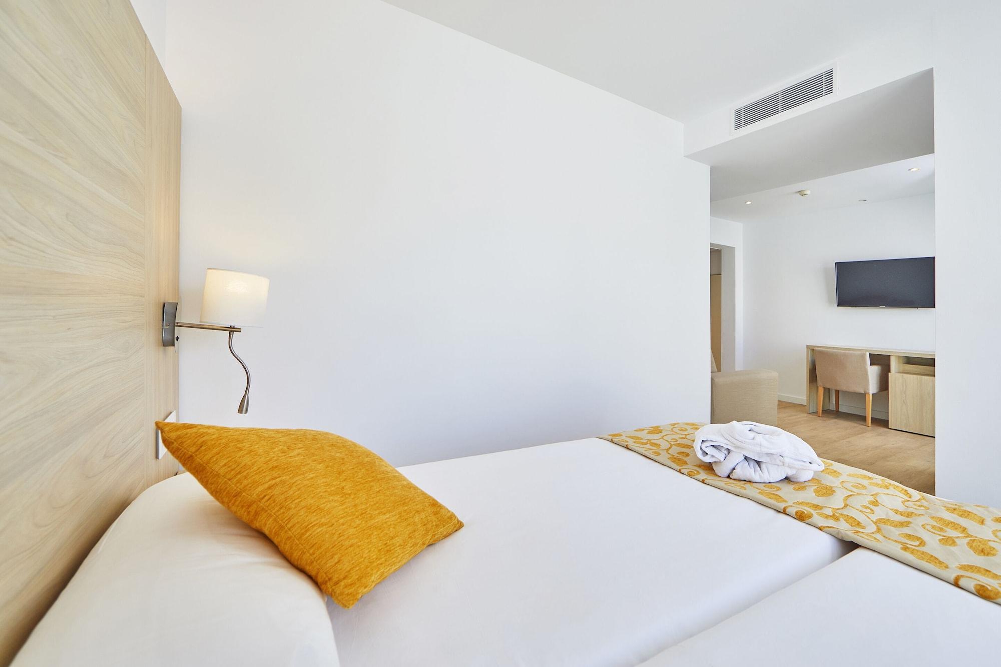 Hotel Ilusion Moreyo - Adults Only Cala Bona  Exterior photo