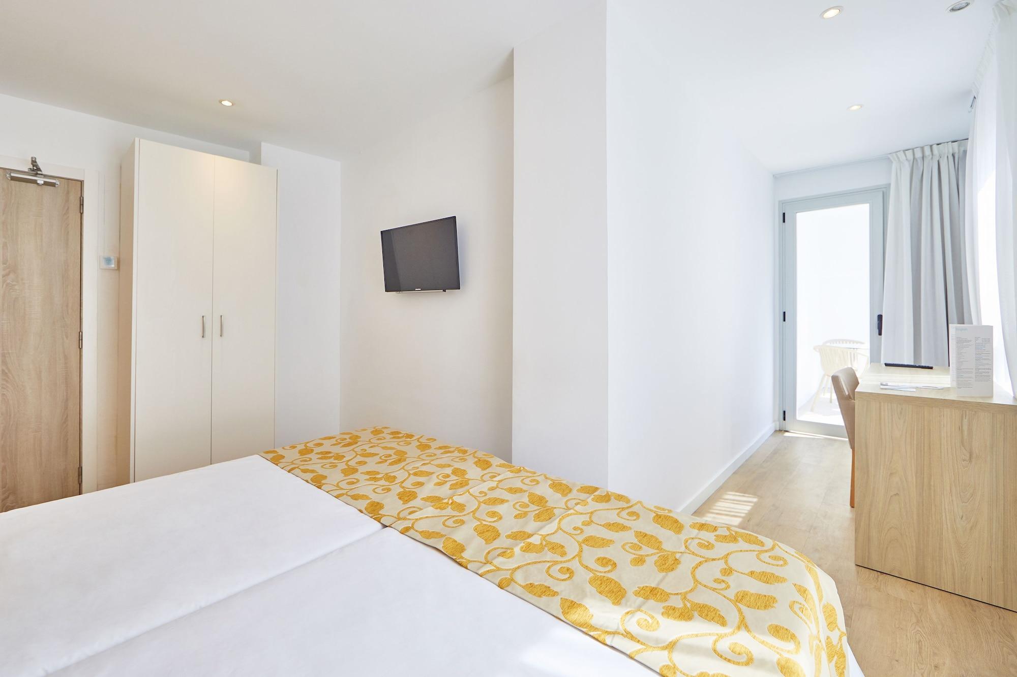 Hotel Ilusion Moreyo - Adults Only Cala Bona  Exterior photo