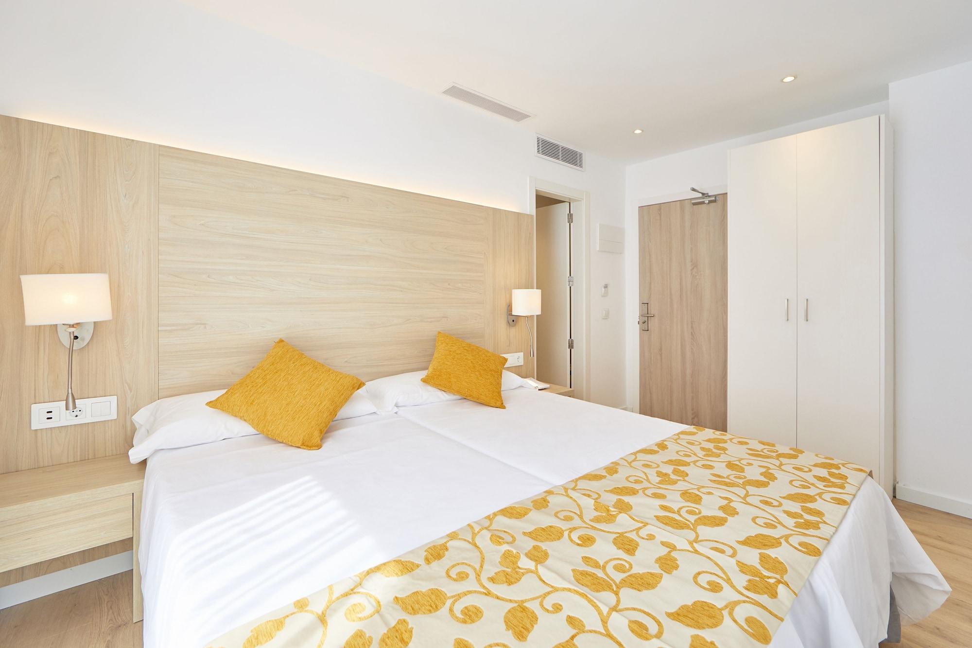 Hotel Ilusion Moreyo - Adults Only Cala Bona  Exterior photo